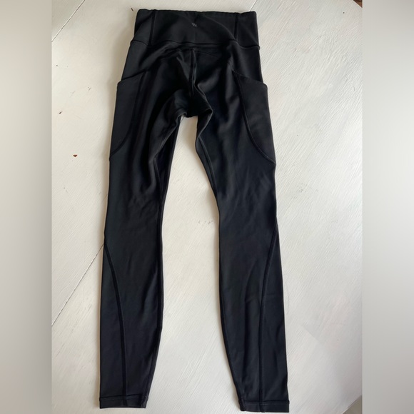 🖤 EUC Athleta Salutation Stash Capri Leggings 26" Size XXS w/ Pockets in Black - Picture 6 of 9